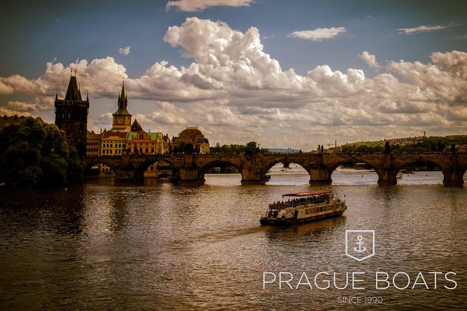 PRAGUE BOATS: 50-Minute Sightseeing Cruise - Day vs Night: When the Lights Actually Help