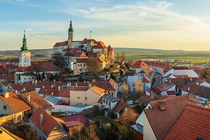 Prague-Bratislava One-Way Sightseeing Day Tour - Stop 3 in Lednice: Zamek Lednice gardens, Palm House, and the Minaret
