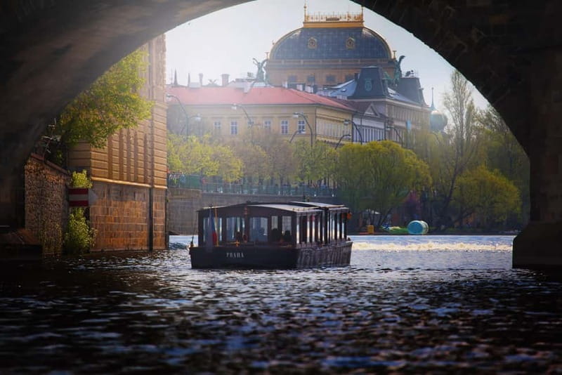 Prague: Canal Cruise Around Charles Bridge - Stop-by-stop: what to watch for along the river