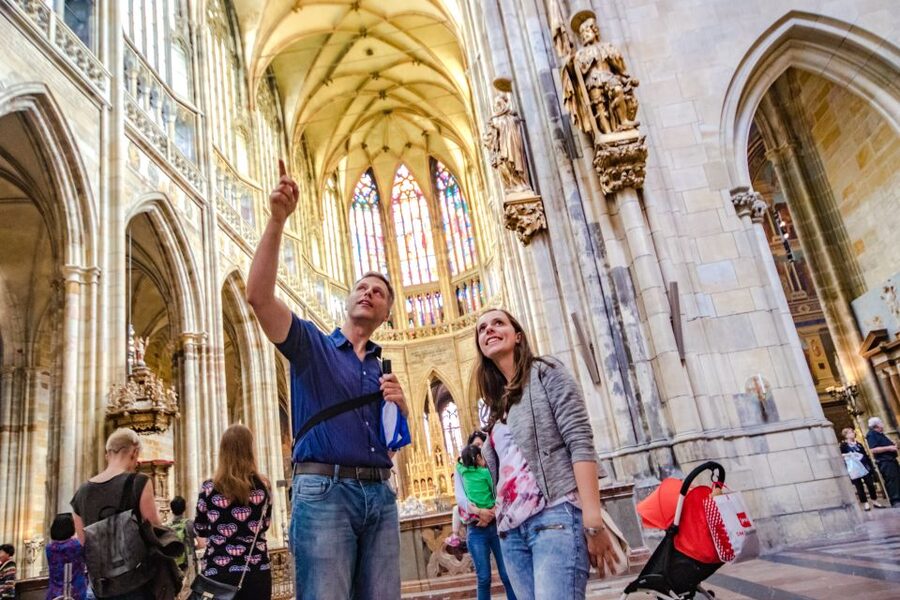 Prague Castle 2.5-Hour Tour Including Admission Ticket - Meeting points, language choice, and what to wear
