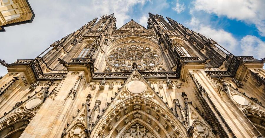Prague Castle 2.5-Hour Tour Including Admission Ticket - Charles Bridge to the Castle: the story before the stone