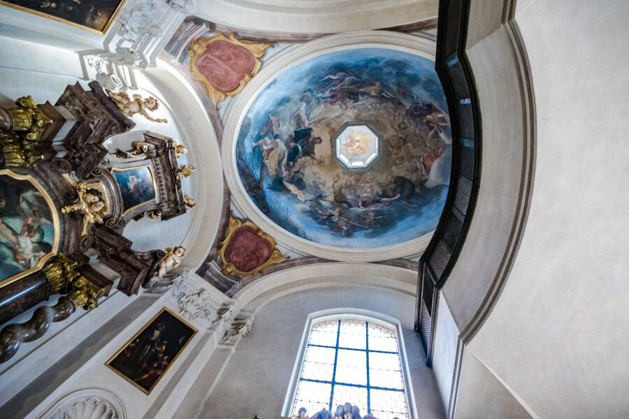 Prague Castle 2.5-Hour Tour Including Admission Ticket - Old Royal Palace and Vladislav Hall: power in motion