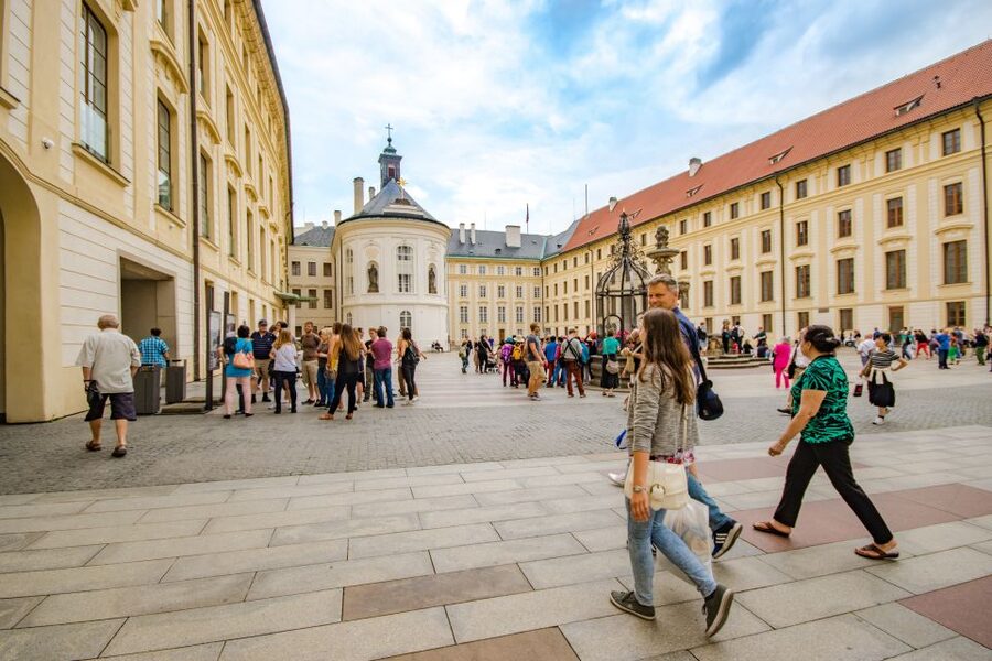 Prague Castle 2.5-Hour Tour Including Admission Ticket - Time, crowds, and pacing in 150 minutes