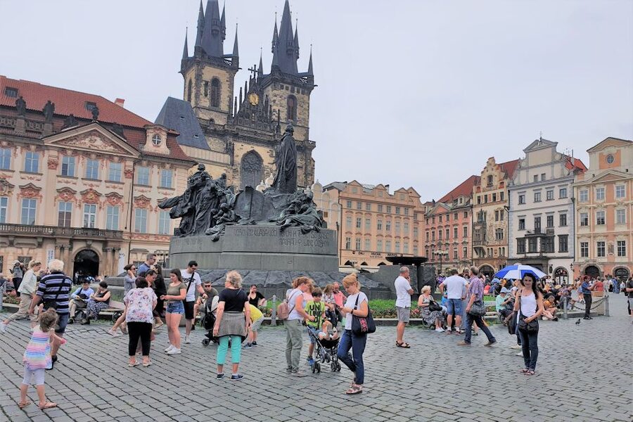 Prague Castle: Admission Ticket With Transfer And Audioguide - First Stop: St. Vitus Cathedral and the Cathedral Route