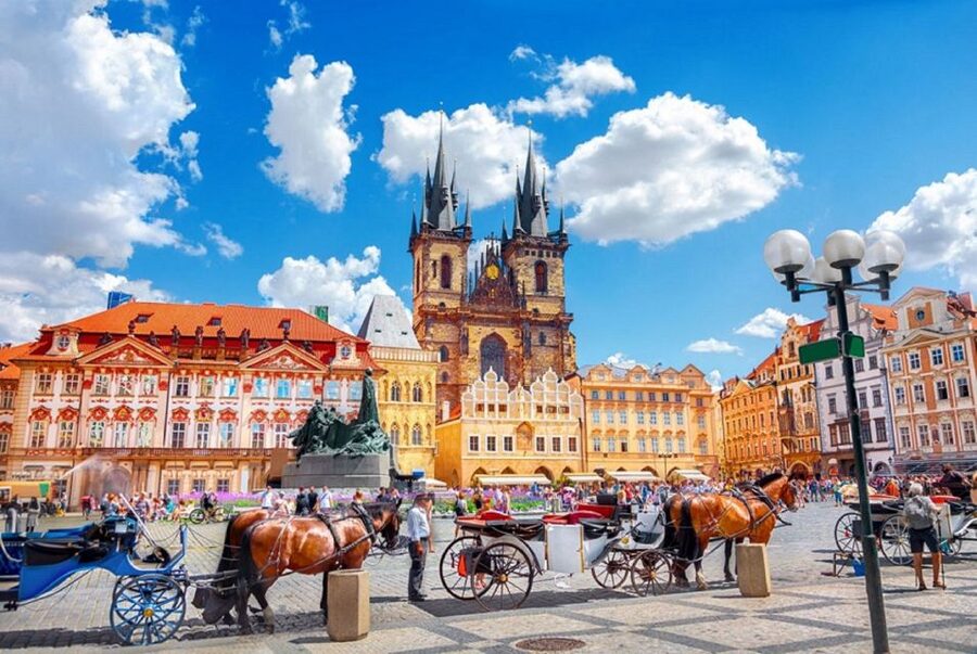 Prague: Castle and Jewish Quarter Tour - Josefov: The Jewish Quarter With Real Context