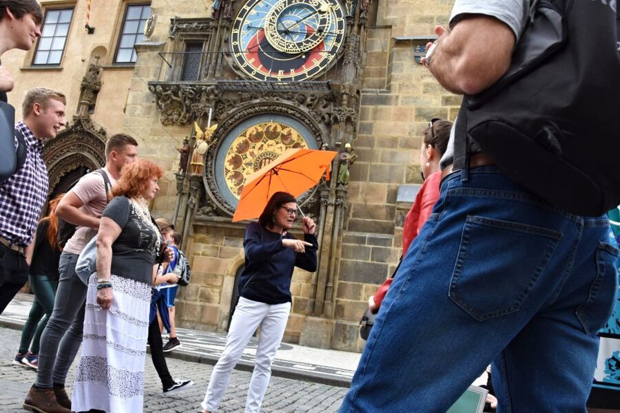 Prague: Castle and Jewish Quarter Tour - Guides Matter, and This One Is Built on Stories