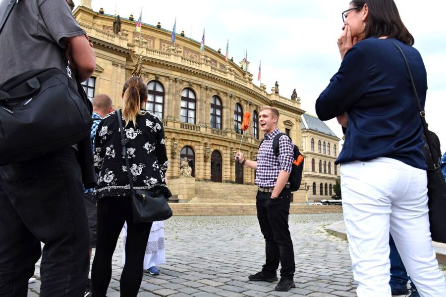 Prague: Castle and Jewish Quarter Tour with Cruise and Lunch - Charles IV to Charles Bridge Museum: get your bearings fast