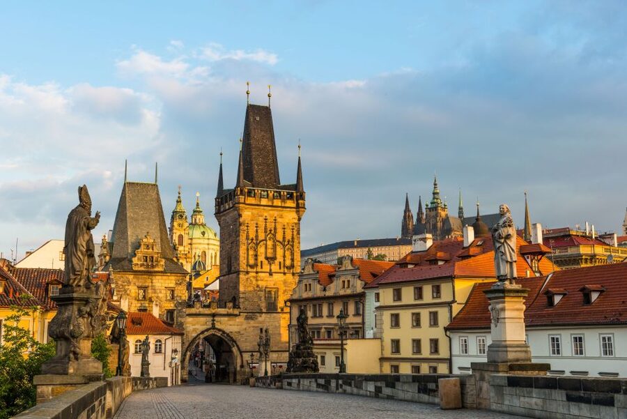 Prague: Castle and Jewish Quarter Tour with Cruise and Lunch - Vltava cruise in the evening light: Prague from the water