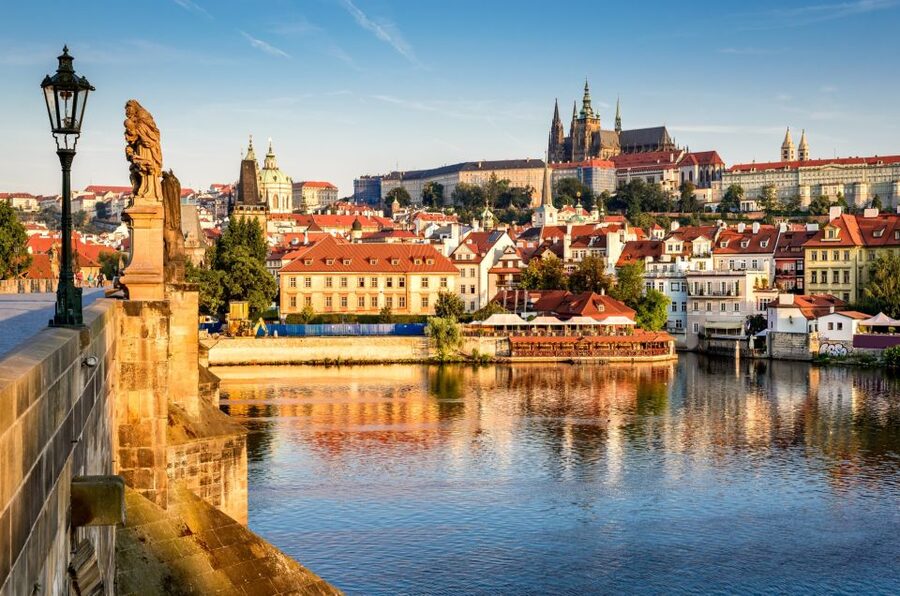 Prague Castle and St. Vitus Cathedral Private Walking Tour - Prague Castle, the smart way: big grounds, clear flow