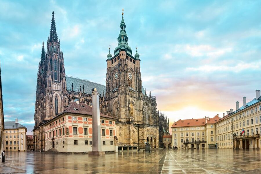 Prague Castle & Castle District: 2-Hour Guided Tour - Walking the Castle District: what you’ll cover in 2 hours