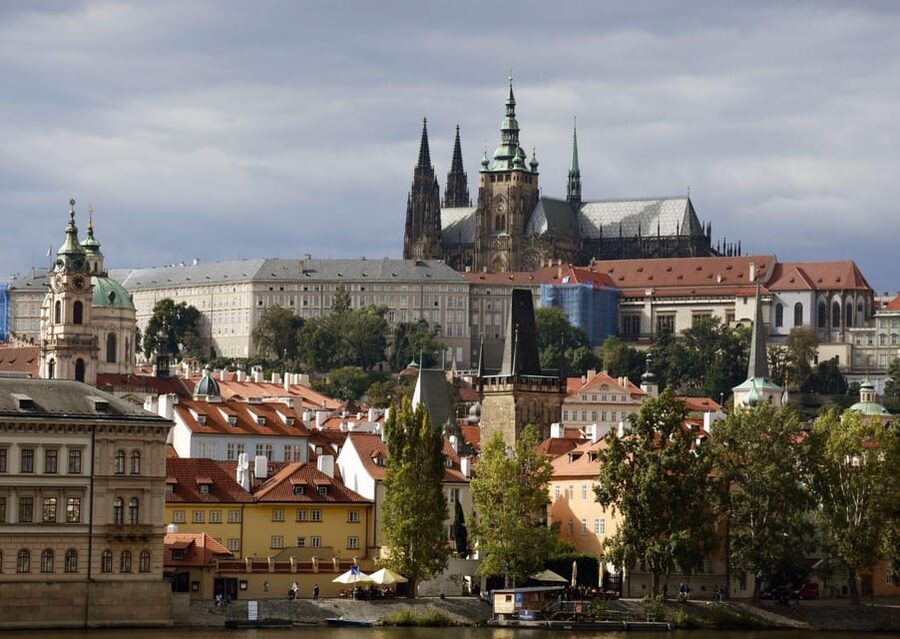 Prague: Castle Circuit Entry Tickets with Audio Guide - Using the Phone Audio Guide Without Missing Key Moments