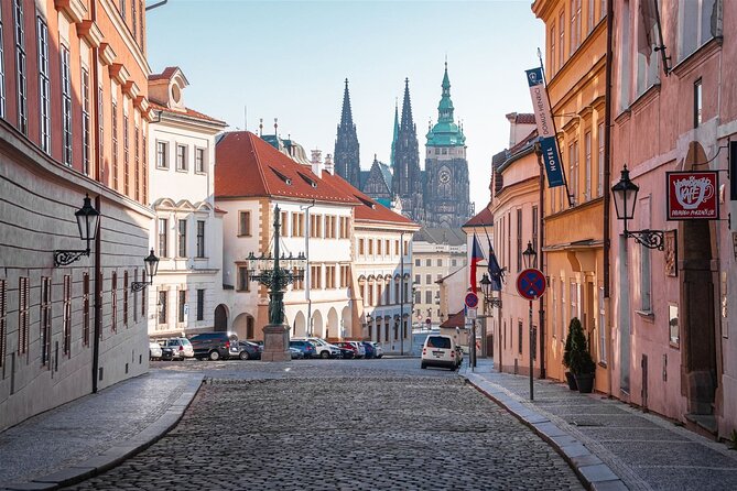 Prague Castle District Tour - Stop 3: Loretánské náměstí, Loreta’s Baroque Highlights