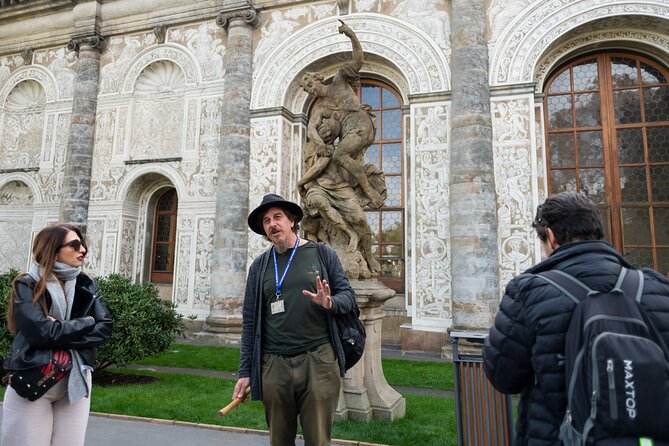 Prague: Castle Entry Ticket with Guide and River Cruise - Skip-the-line tickets: what you can expect inside
