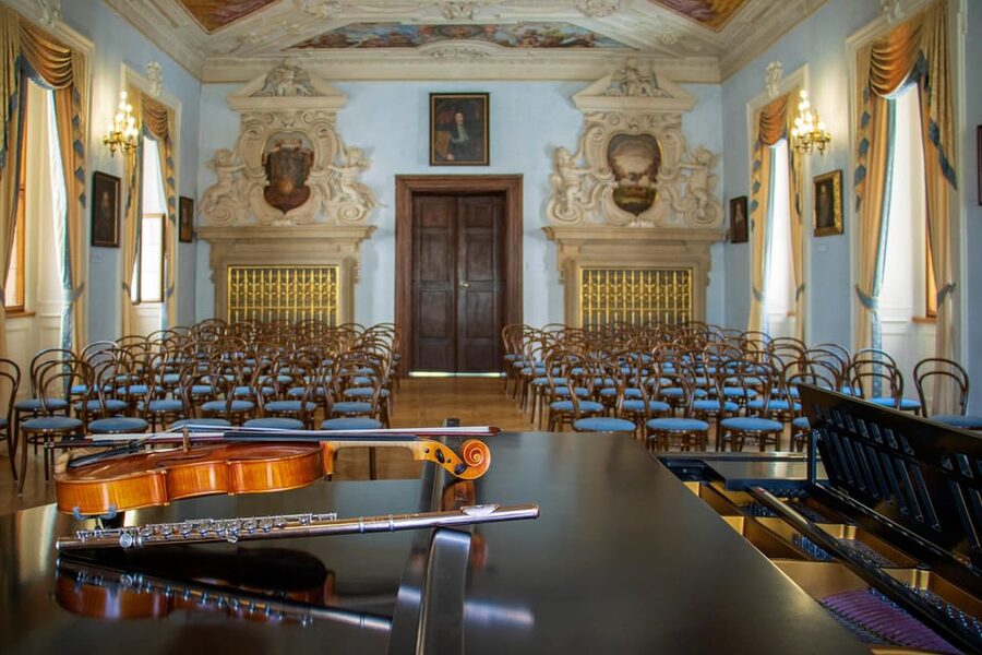 Prague Castle: Midday Classical Concert at Lobkowicz Palace - Palace time before or after: ceilings, collections, and audio guides