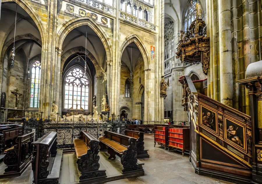 Prague Castle: Royal Palace, Cathedral, and Golden Lane Tour - Golden Lane and Daliborka Tower: the storybook part of Prague Castle