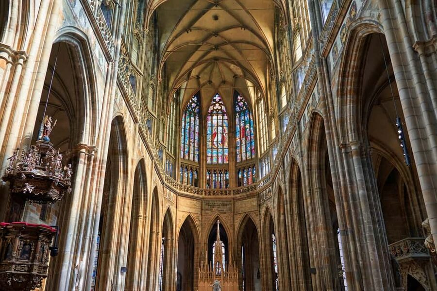 Prague Castle St. Vitus Cathedral, Royal Palace, St. George's Basilica - Meeting at Pražský hrad and how the 3-hour rhythm works