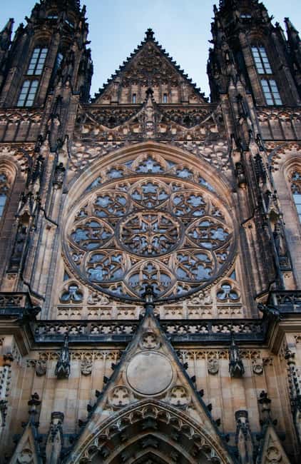 Prague Castle St. Vitus Cathedral, Royal Palace, St. George's Basilica - Practical tips for a German tour inside Prague Castle