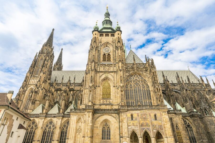 Prague: Castle Tour with Local Guide and Entry Ticket - Should you book this Prague Castle tour?