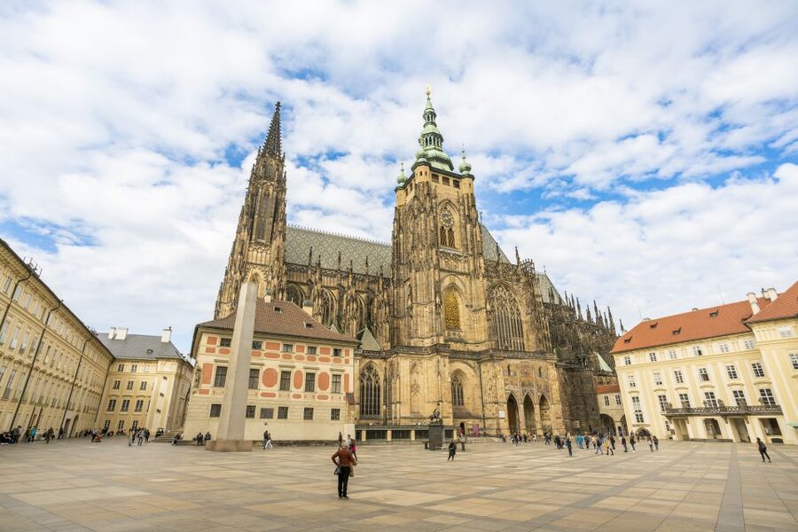 Prague: Castle Tour with Local Guide and Entry Ticket - Golden Lane: sharpshooter cottages, goldsmiths, and Kafka echoes