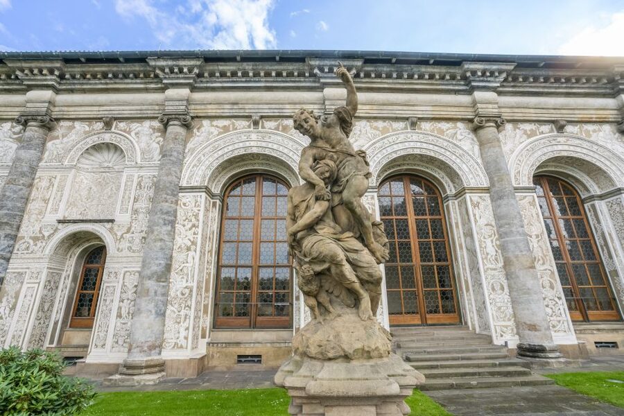 Prague: Castle Tour with Local Guide and Entry Ticket - Headphones, pacing, and why this format gets praised