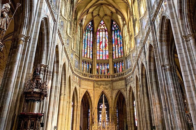 Prague Castle Walking Tour (Tip-based tour) - Old Royal Palace and the defenestration story that sticks