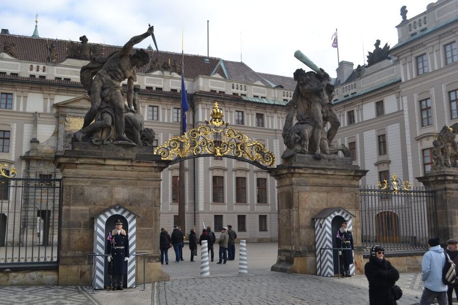 Prague City: 1-Hour Orientation Tour by Bus - The Ending Back at Old Town Square: Why That Matters for Your Plan