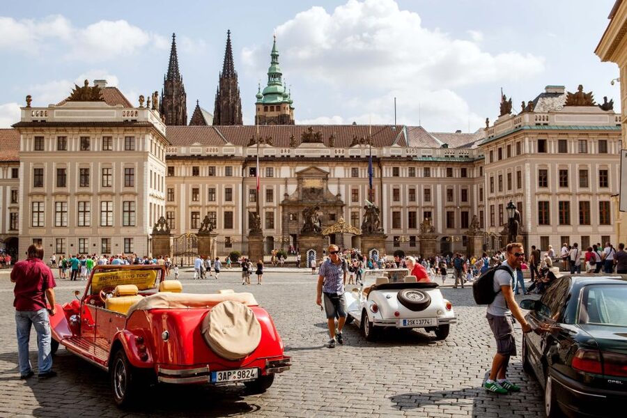 Prague City 3-Hour Tour with Changing of the Guard - Saint Nicholas Church and the Lesser Town vibe