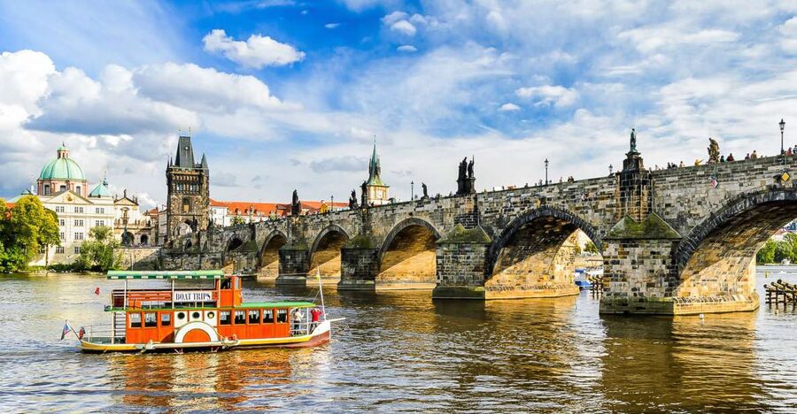 Prague: City Highlights Private Walking Tour - Josefov Jewish Quarter: synagogues and cemetery, focused and time-efficient