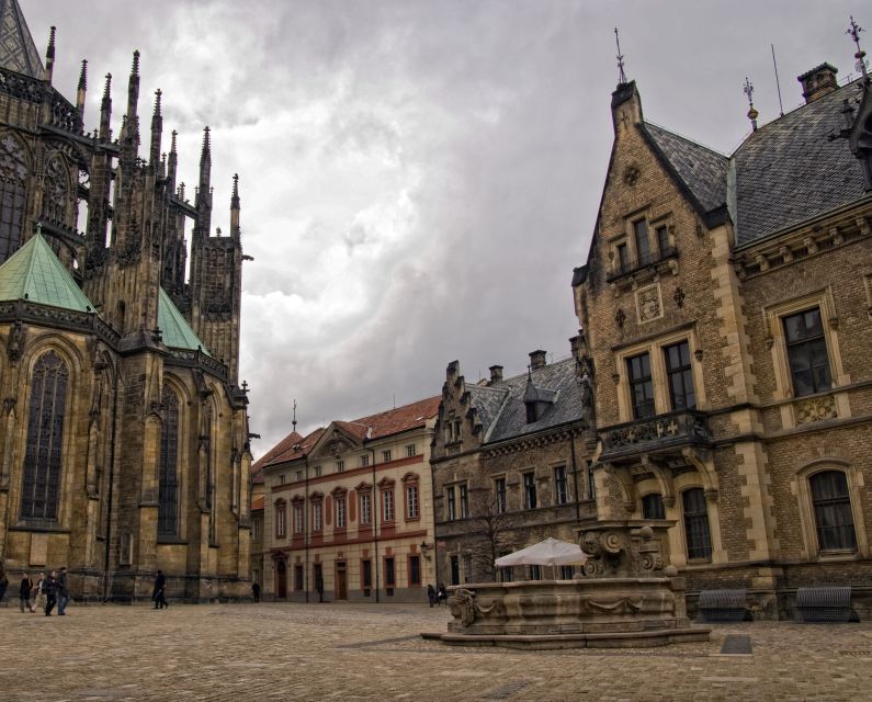 Prague: City Tour - A 3-hour circuit that hits Prague’s big sights efficiently