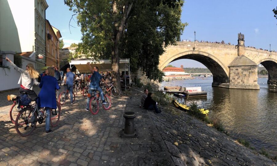 Prague: Classic City Bike Tour - Old Town Square to Municipal House: your orientation in minutes