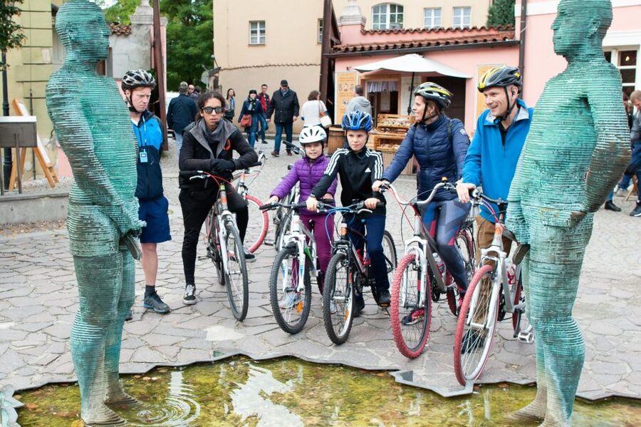 Prague: Classic City Bike Tour - Dancing House to Kampa Park: modern Prague with breathing room