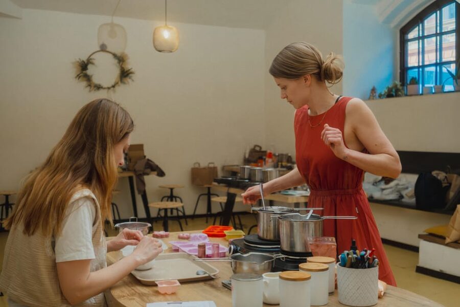 Prague: Coconut Candle Workshop - Who this candle workshop suits best