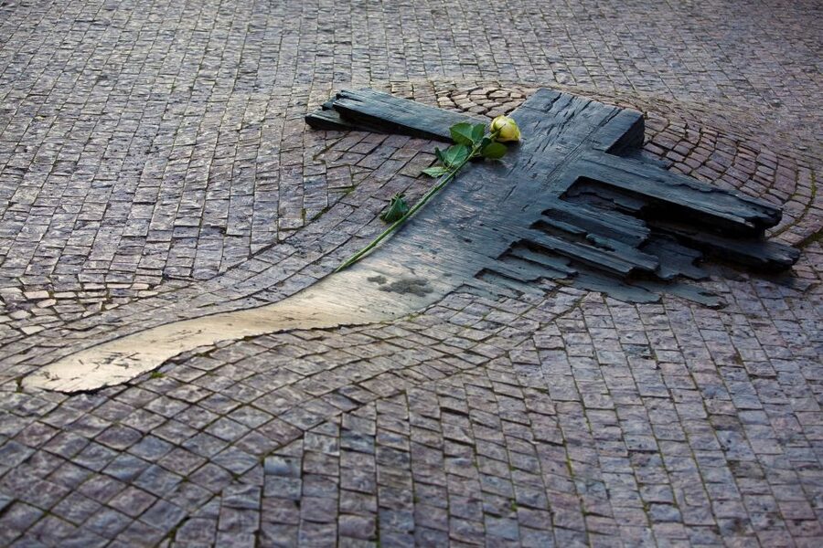Prague: Communists and World War II Tour - Republic Square, Jan Palach, and the Velvet Revolution Chain