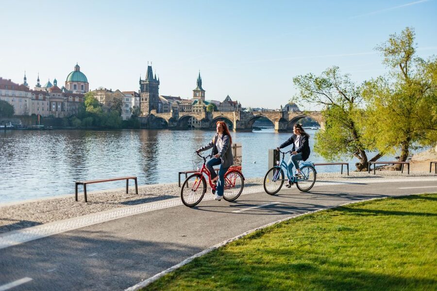 Prague: Complete Bike Tour - Meeting at Michalská 10, Prague 1, and getting rolling without stress