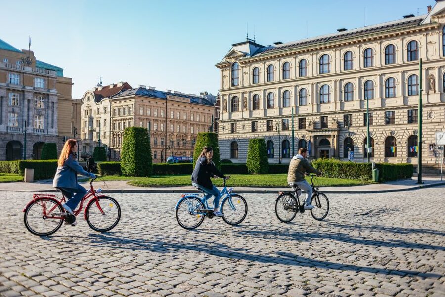 Prague: Complete Bike Tour - Old Town Square and the Jewish Quarter: where the guide turns sights into stories