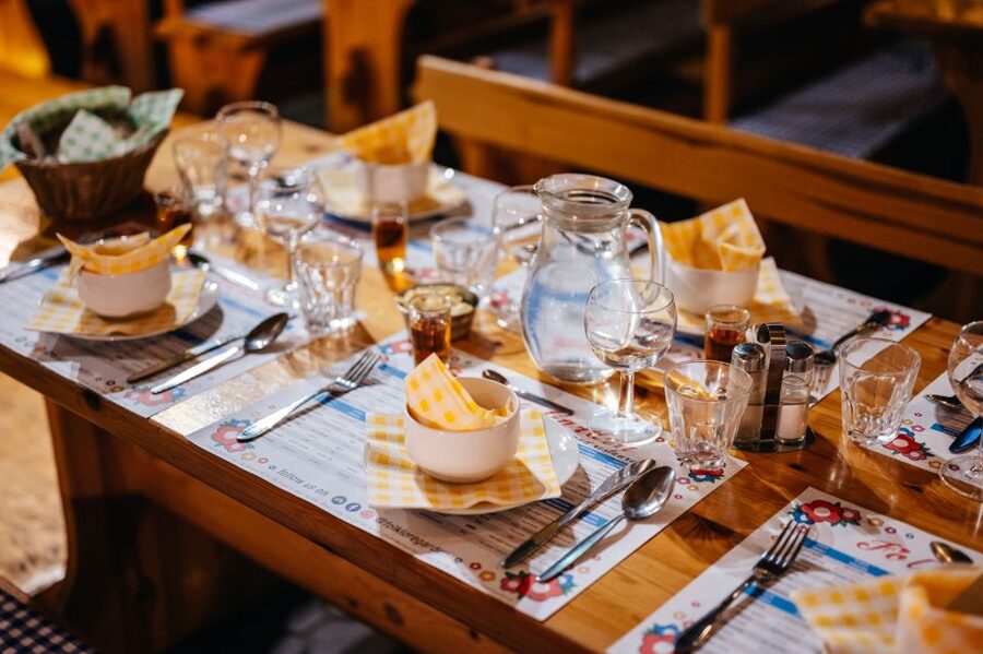 Prague: Dinner with Folk Show and Open Bar - FAQ