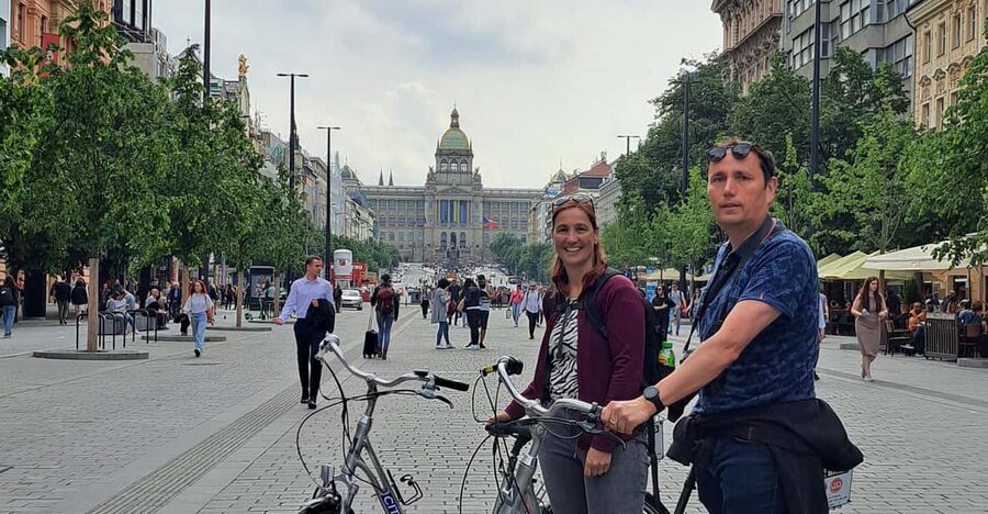 Prague E-Bike City Ride tour : 2hrs - Josefov Jewish Quarter and the Cemetery: A Serious Moment in a Fun Tour