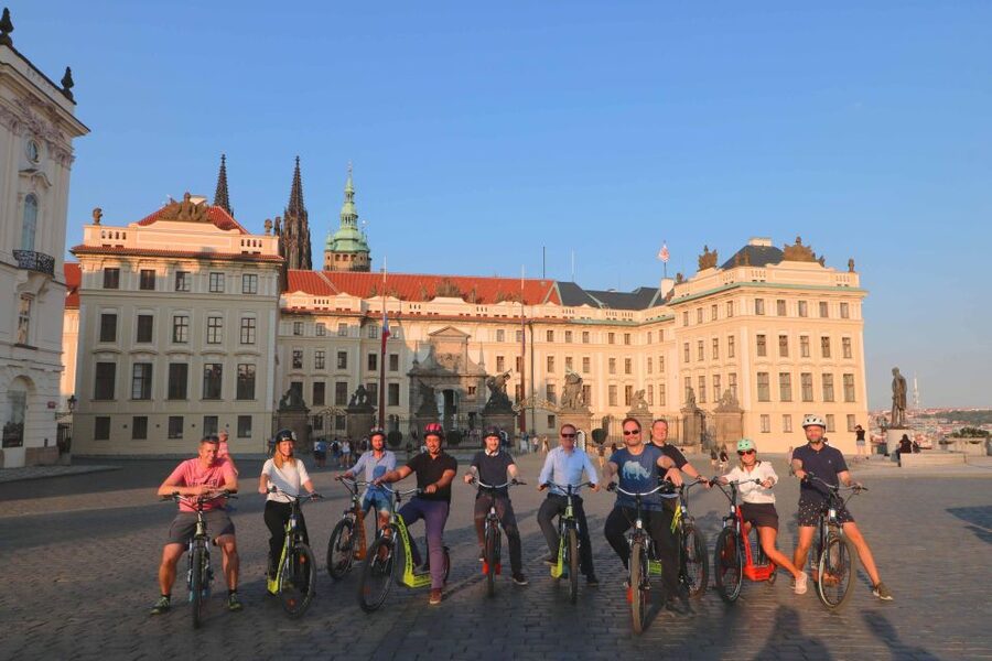 Prague: E-Bike/E-Scooter Viewpoint Tour - Who should book this e-bike viewpoint tour, and who should skip it