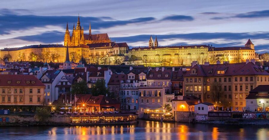 Prague: Evening Photography Tour by Car - Why this evening Prague photo tour feels efficient