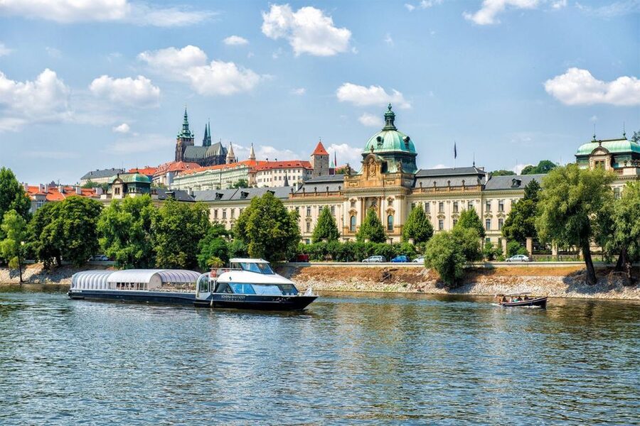 Prague: Evening Vltava River Eco Cruise with Prosecco - Key Things You’ll Really Notice on This Cruise