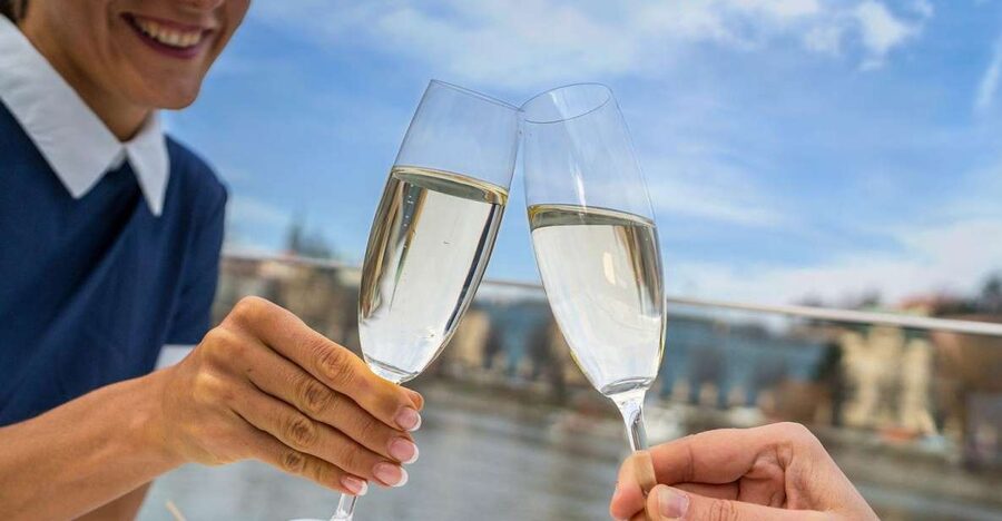 Prague: Evening Vltava River Eco Cruise with Prosecco - Boat Comfort, Deck Choice, and Photo Timing