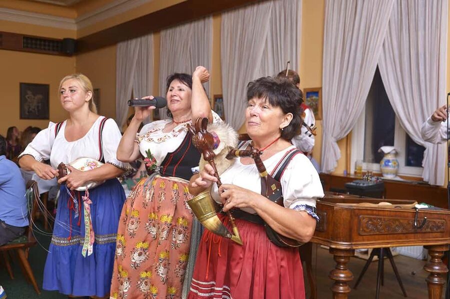 Prague: Folk Dancing Dinner Experience - Should You Book This Prague Folk Dancing Dinner?