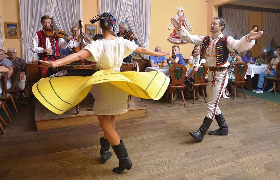 Prague: Folk Dancing Dinner Experience - What Happens When You Arrive at the Decorated Dinner Venue