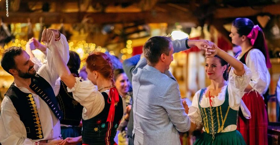Prague: Folkloric Dinner Show with Unlimited Drinks - Your 4-Course Czech Dinner, and How to Choose From 9 Menus