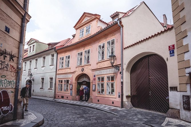 Prague Food Tour with 10 Tastings of Authentic Czech Classics - Stop 2: St Nicholas Church, why Baroque in Prague looks so dramatic