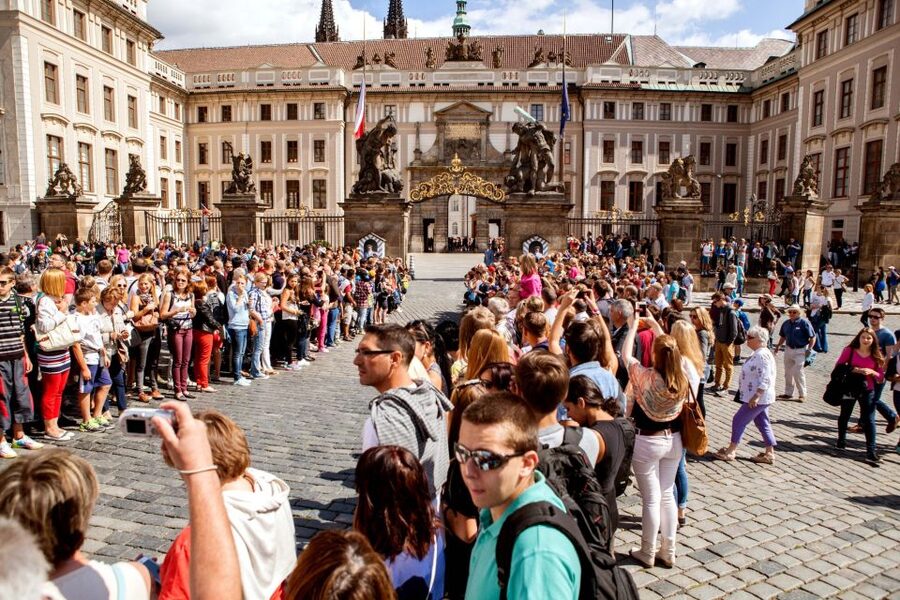 Prague: Full-Day Sightseeing Tour with Cruise and Lunch - Why the guide matters here: Maria, Helen, Dana, and the storytelling style