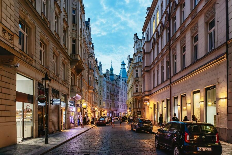 Prague: Ghost Walking Tour Where Legends Come To Life - The Guide Experience: Names You Might Hear, Energy You Can Expect