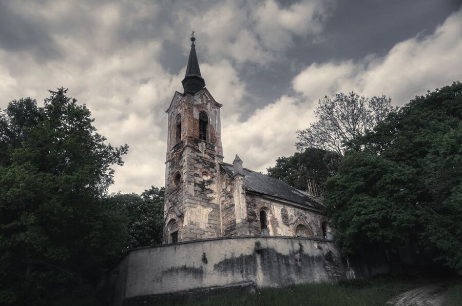 Prague: Ghost Walking Tour - Actor-Led Storytelling: Crime, Passion, Betrayal, and Revenge