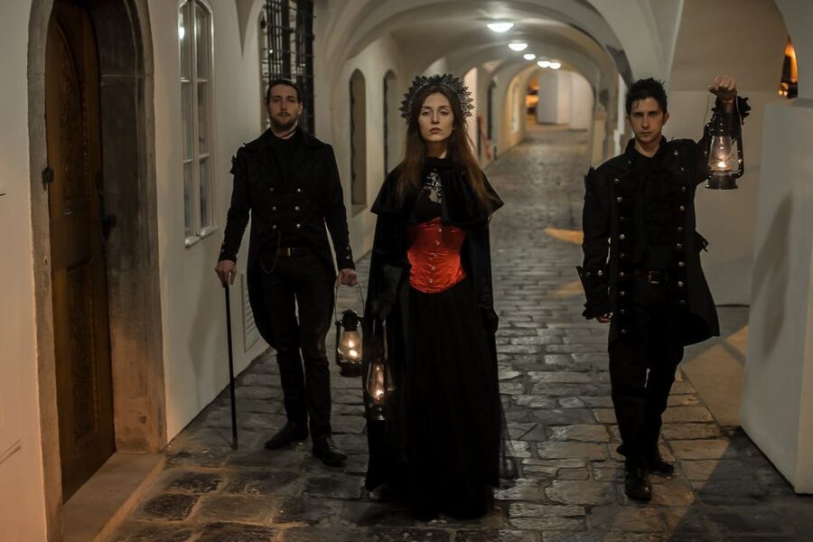Prague: Ghosts and Legends Nighttime Guided Walking Tour - The Costumed Storyteller Style: Why People Rate This So Highly