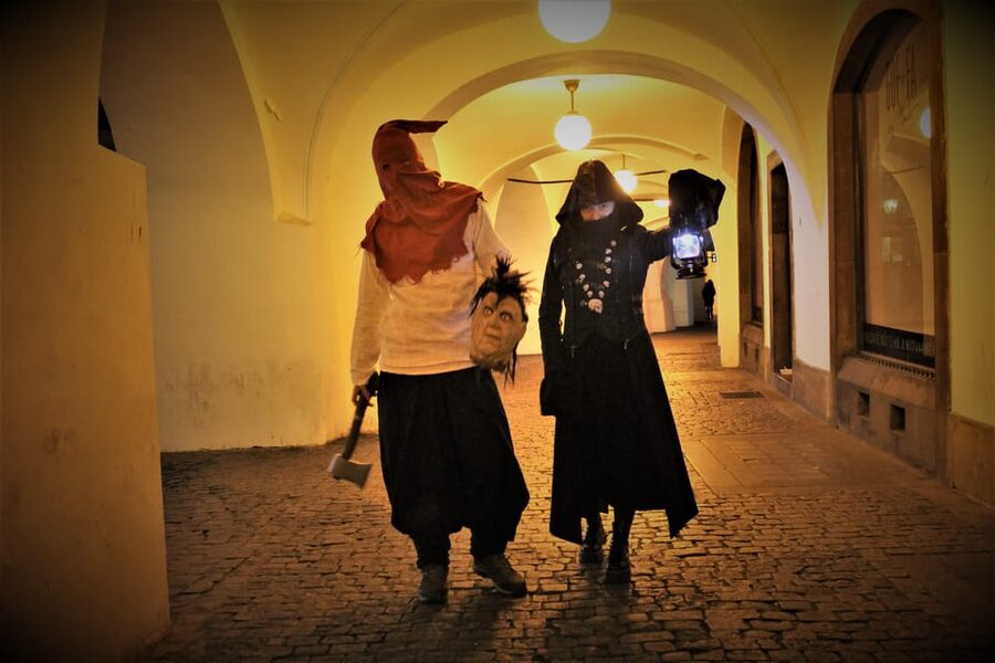 Prague: Ghosts, Legends, Medieval Underground & Dungeon Tour - The 75-minute pace, and why it feels efficient